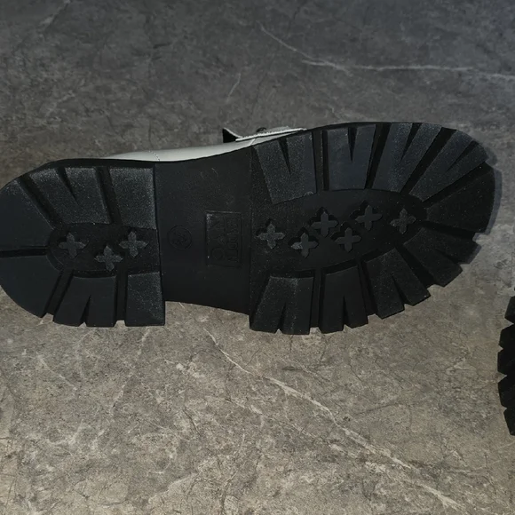 (J46) White and Black Platform Shoes with Chunky Sole Womans Shoes 7.5 - Picture 6 of 10